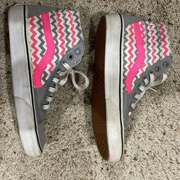 Preloved van’s hiking, walking shoes. Very comfortable. Thoroughly cleaned - Picture 3 of 6